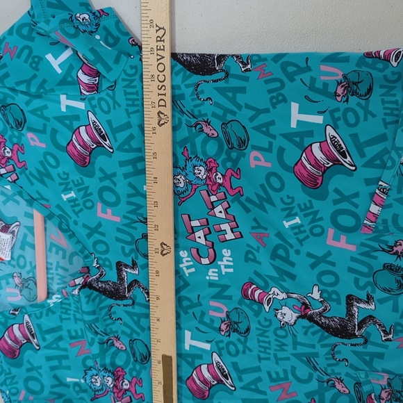 Dr Seuss, cat in the hat scrub top. Small - Picture 5 of 6